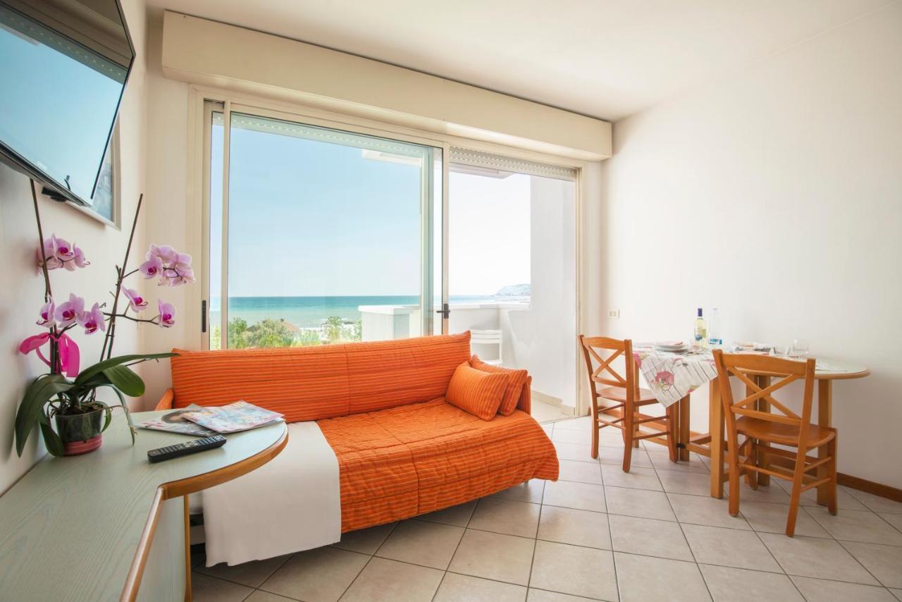 Hotel Residence Imperial Misano Adriatico Exterior foto
